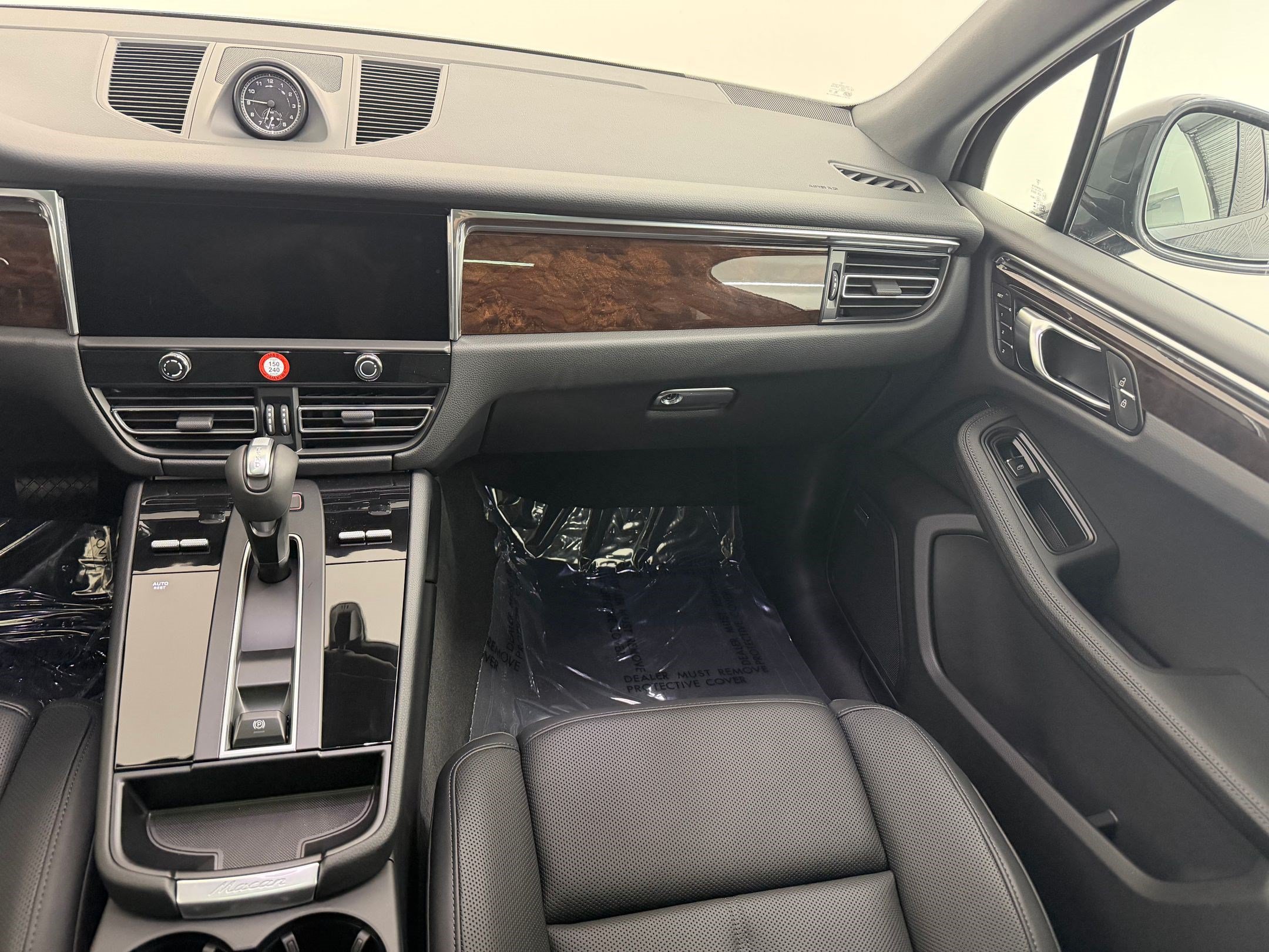 New 2026 Porsche Macan AWD/4WD image 24