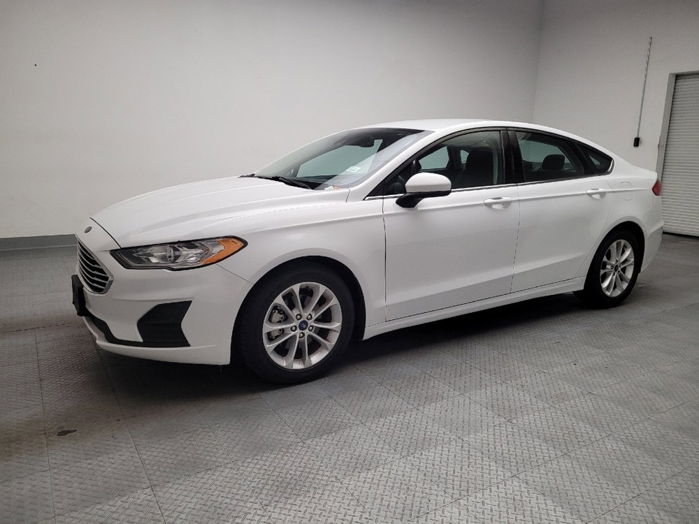 Used 2019 Ford Fusion SE image 2
