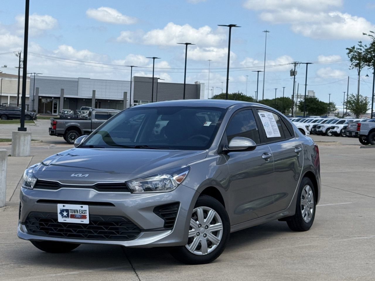 Used 2023 Kia Rio S image 2