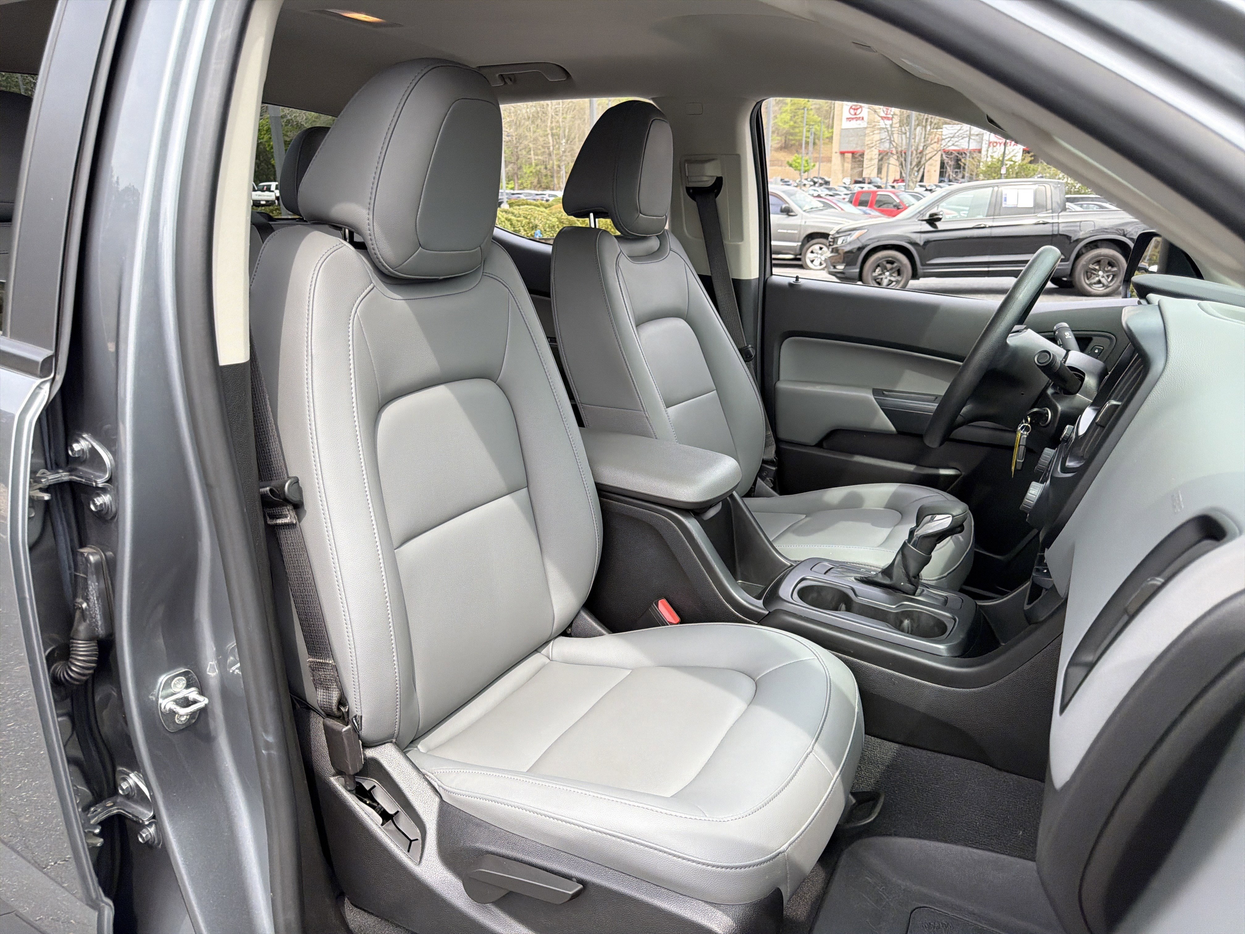 Used 2022 Chevrolet Colorado W/T w/ WT Convenience Package AWD/4WD image 13