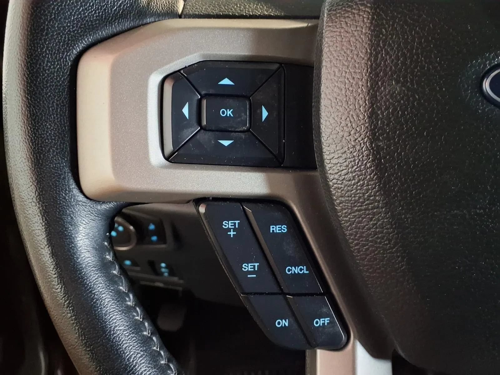 Used 2022 Ford F450 Lariat AWD/4WD image 25