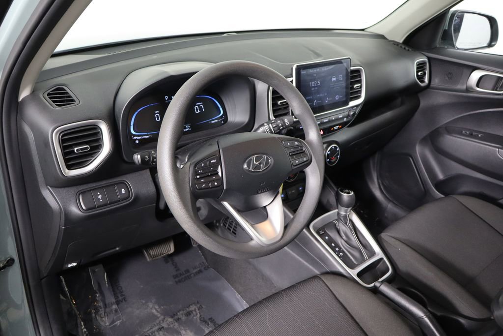 Used 2025 Hyundai Venue SE FWD image 24