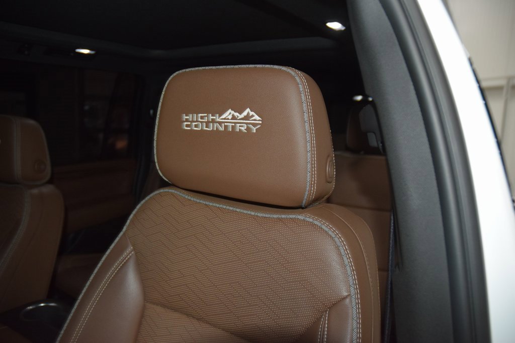 Used 2024 Chevrolet Suburban High Country image 40