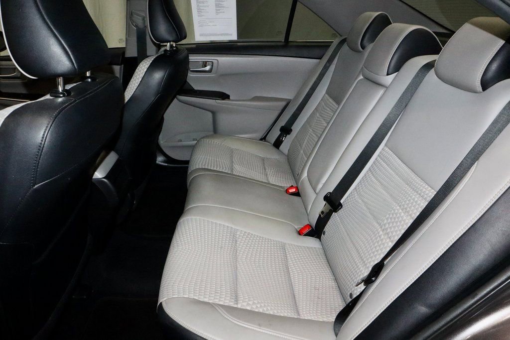 Used 2015 Toyota Camry SE image 22