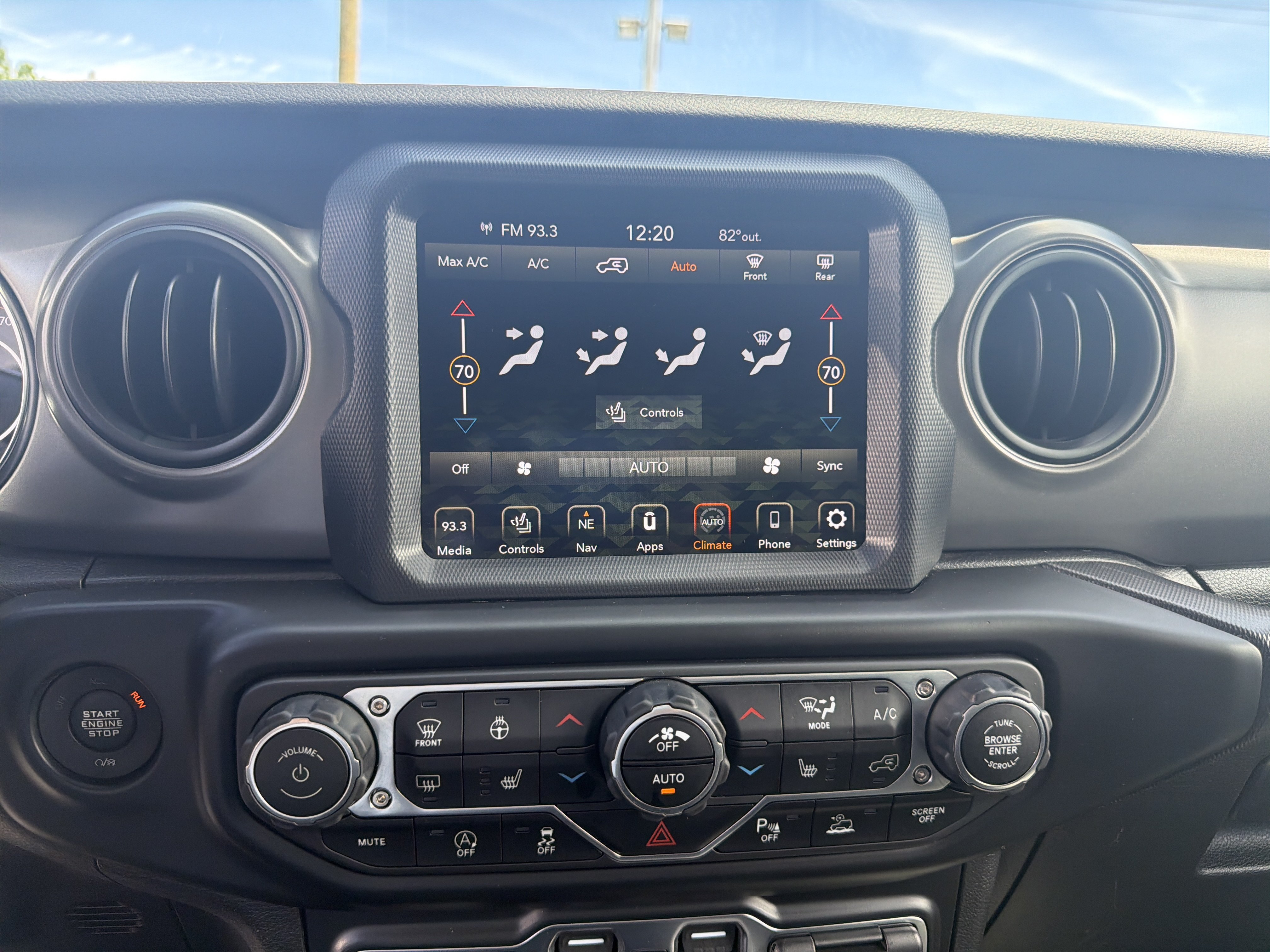 Used 2022 Jeep Wrangler Unlimited Willys AWD/4WD image 24