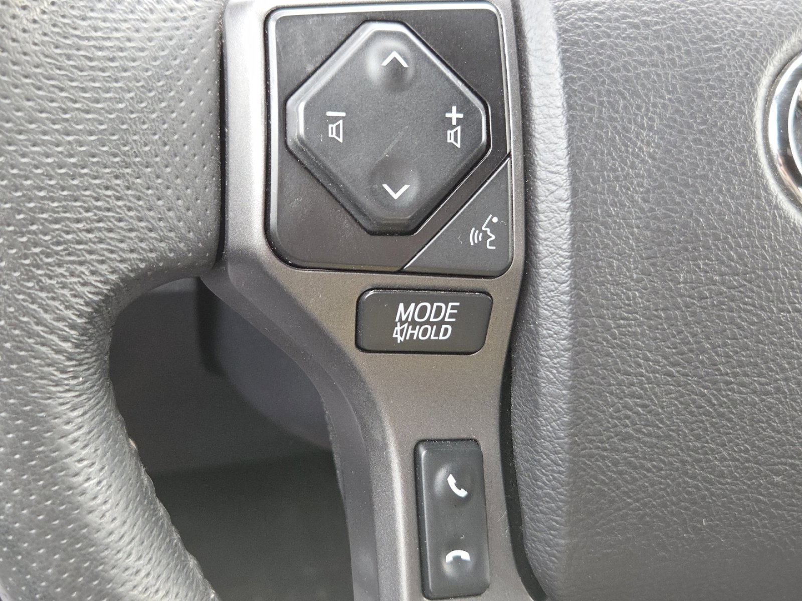 Used 2021 Toyota Tacoma TRD Off-Road AWD/4WD image 11