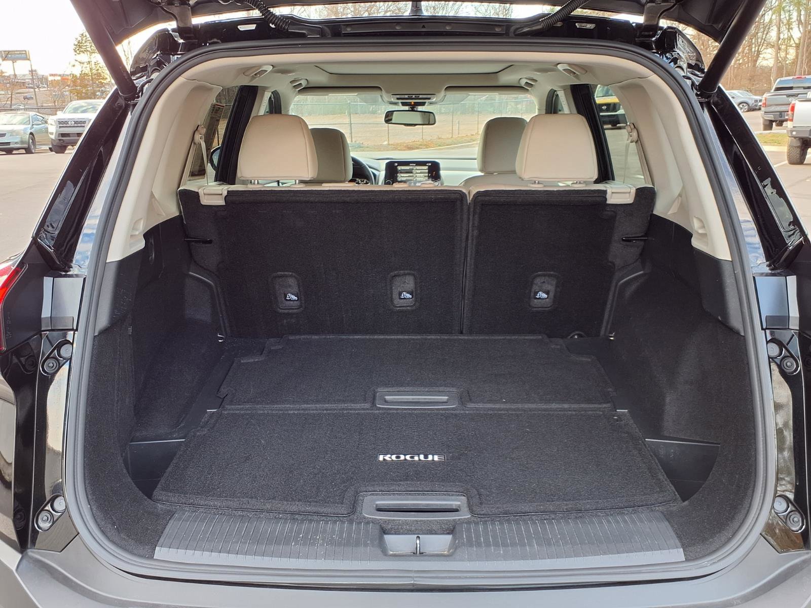 Used 2023 Nissan Rogue SL w/ SL Premium Package image 25