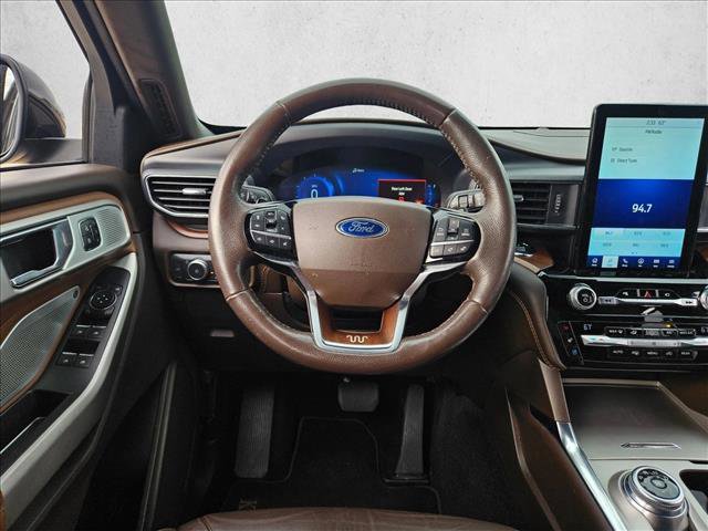Used 2021 Ford Explorer King Ranch w/ Premium Technology Package image 11