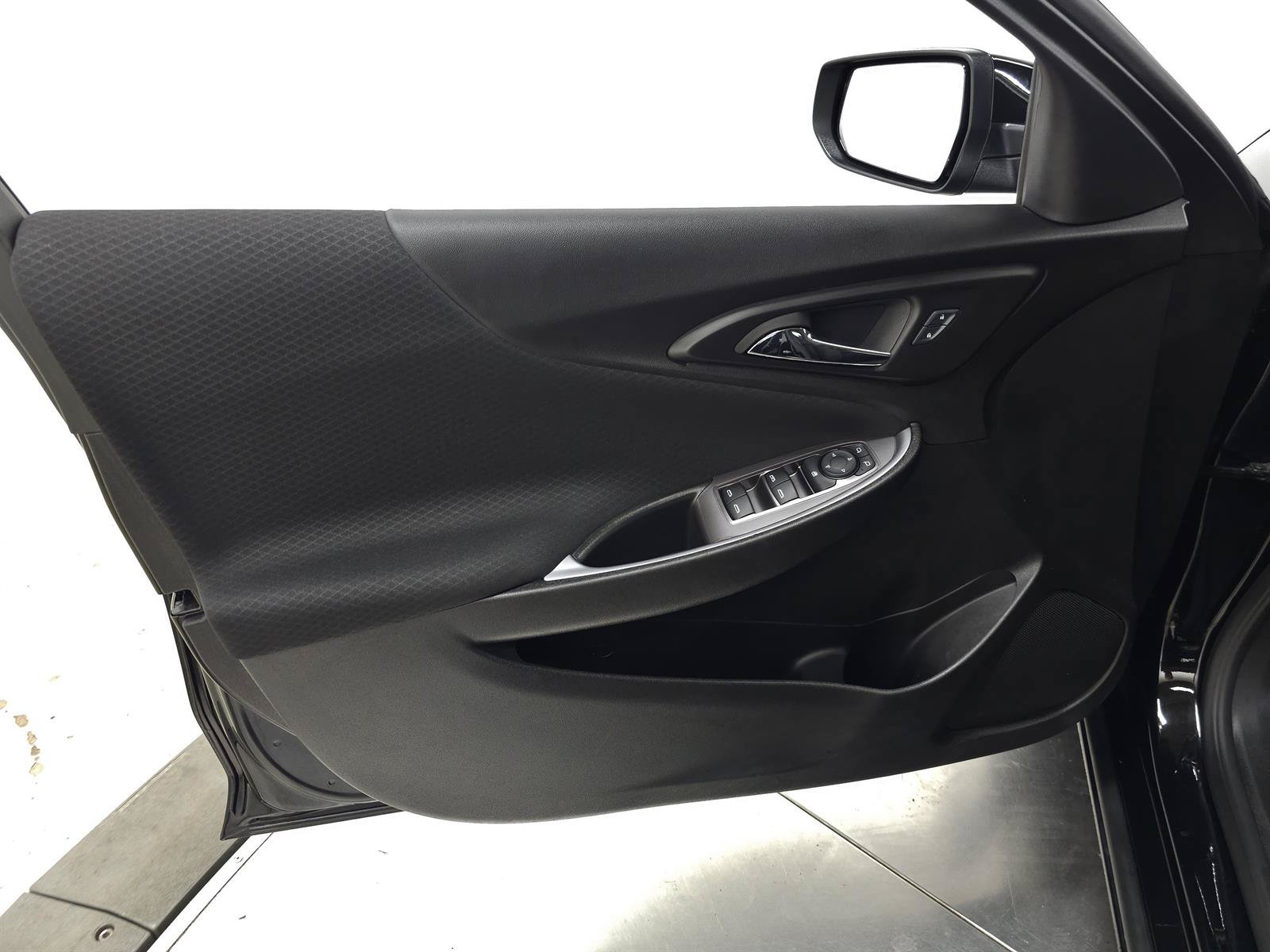 Used 2024 Chevrolet Malibu LT FWD image 10