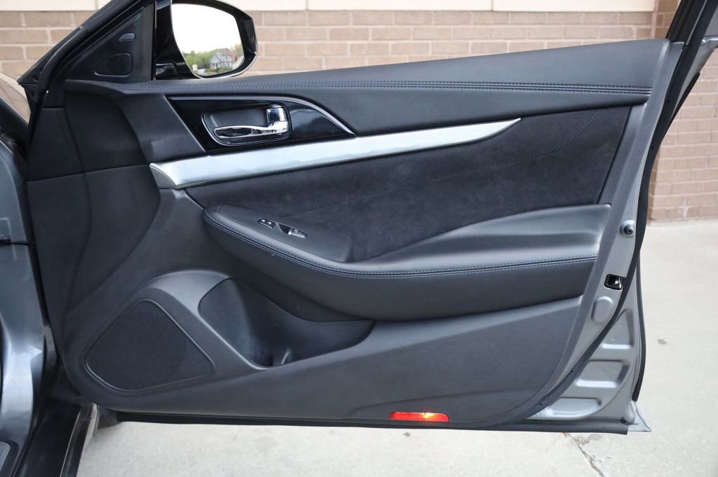 Used 2016 Nissan Maxima SR image 24