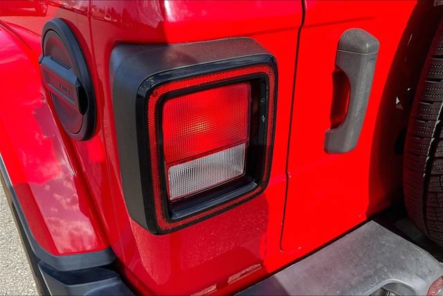 Used 2021 Jeep Wrangler Unlimited Sahara AWD/4WD image 23