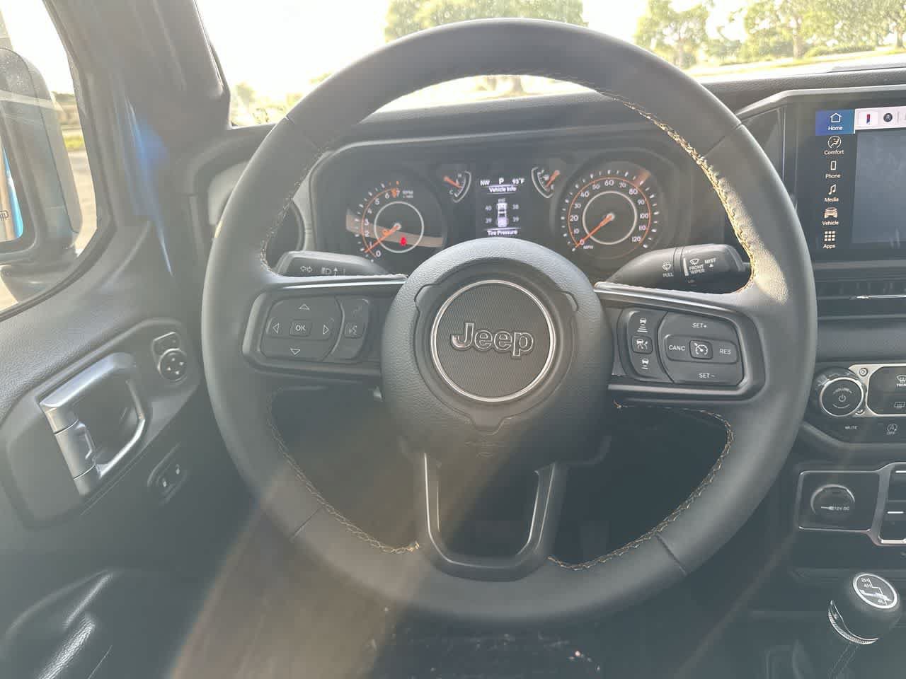 Certified 2024 Jeep Gladiator Sport AWD/4WD image 24