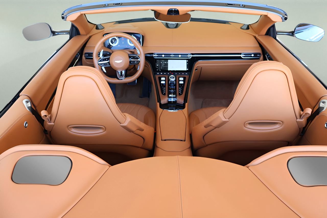 Used 2024 Aston Martin DB12 Convertible image 21