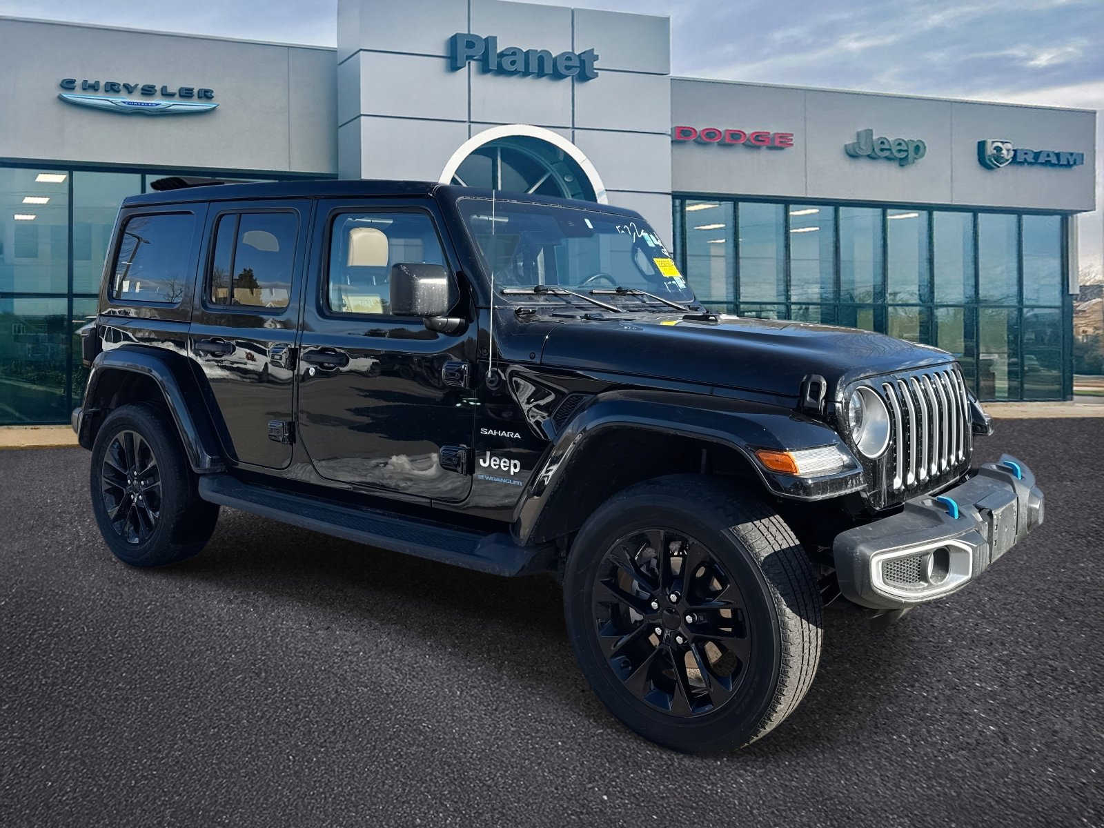 Used 2023 Jeep Wrangler Unlimited Sahara w/ Cold Weather Group image 1