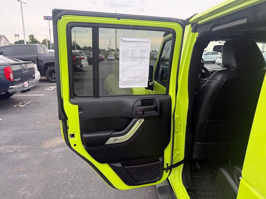 Used 2017 Jeep Wrangler Unlimited Sahara w/ Dual Top Group AWD/4WD image 39
