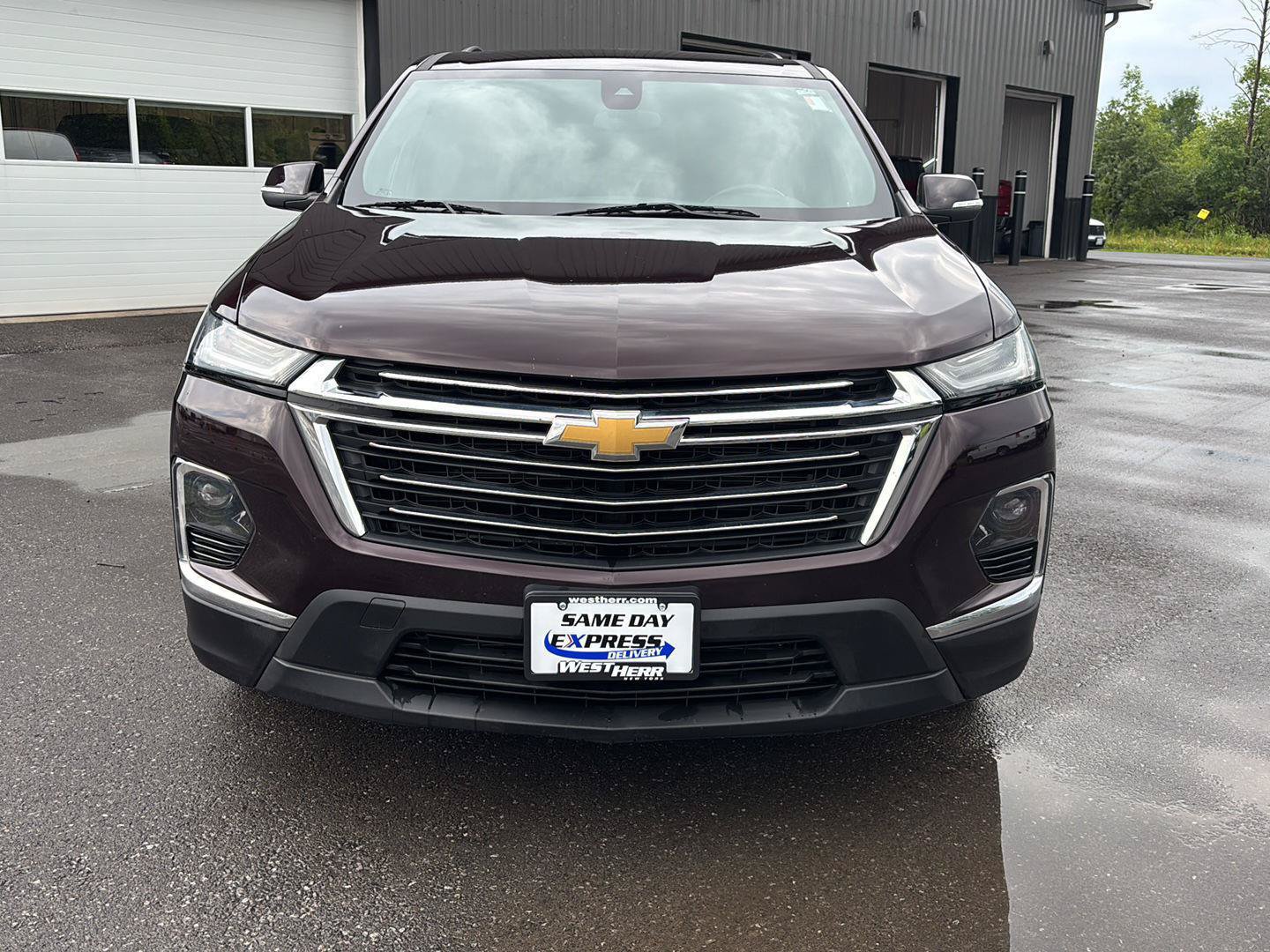 Used 2023 Chevrolet Traverse LT AWD/4WD image 3