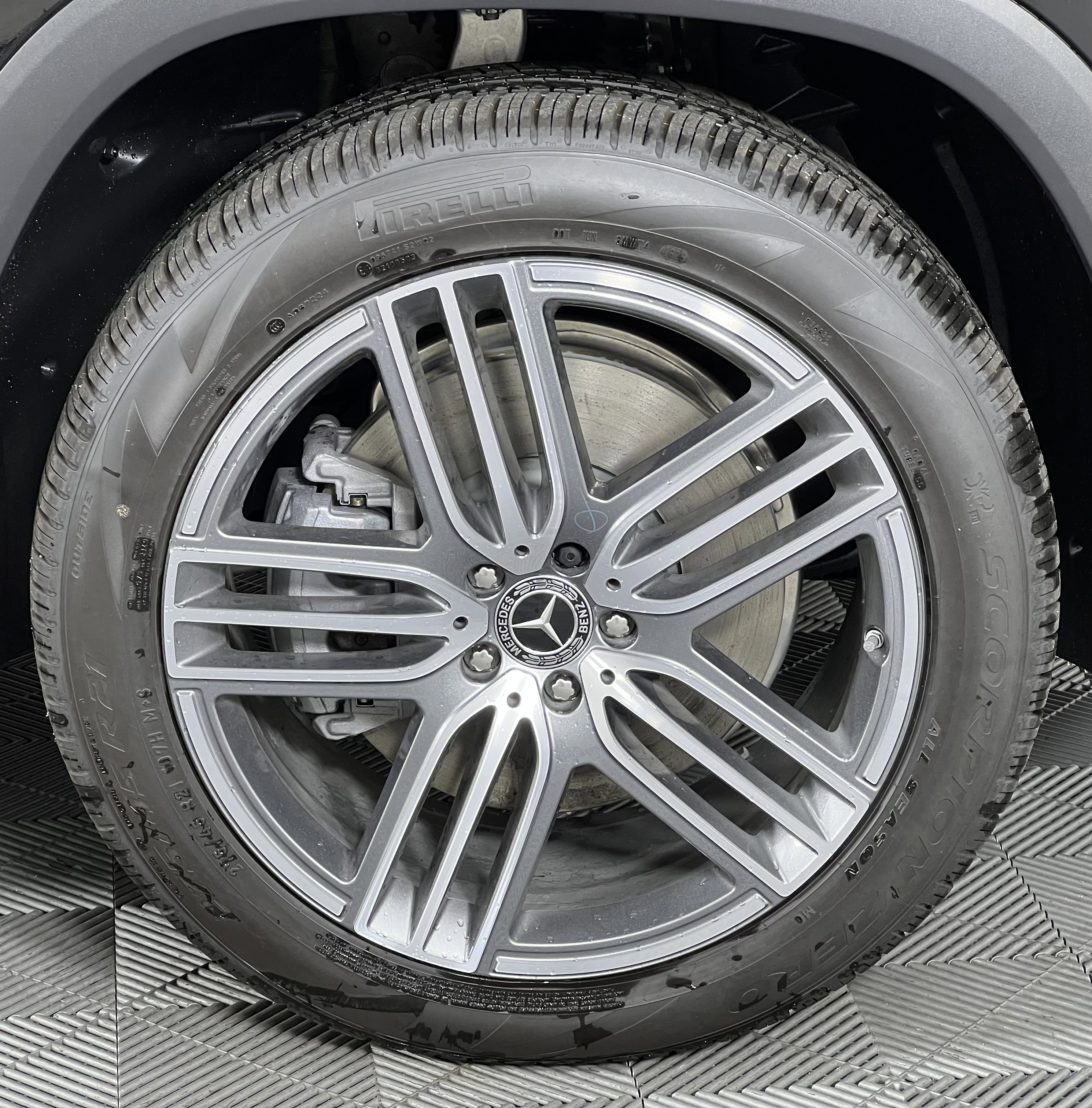 New 2025 Mercedes-Benz GLS 450 4MATIC image 15