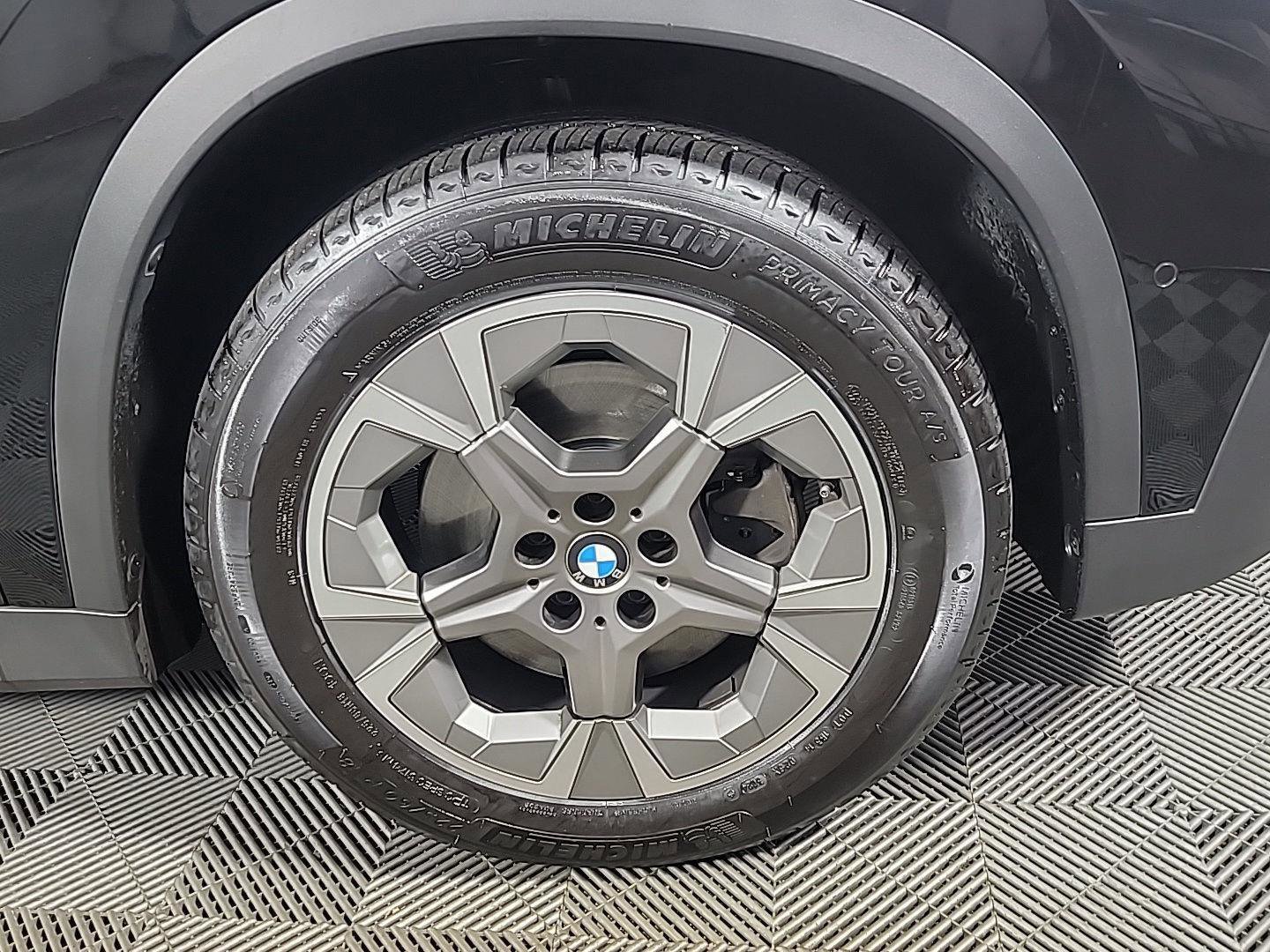 Used 2023 BMW X1 xDrive28i image 3