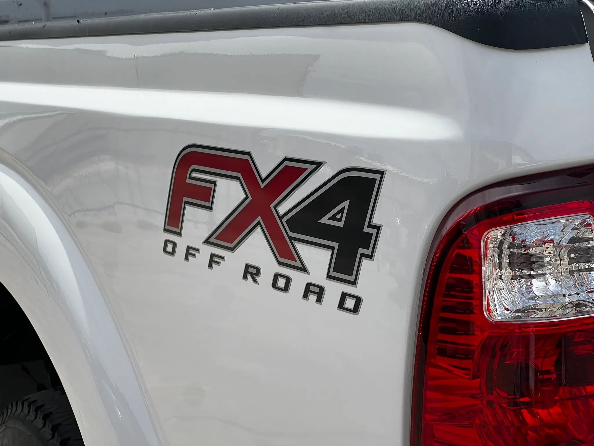 Used 2016 Ford F250 XL w/ Power Equipment Group AWD/4WD image 6