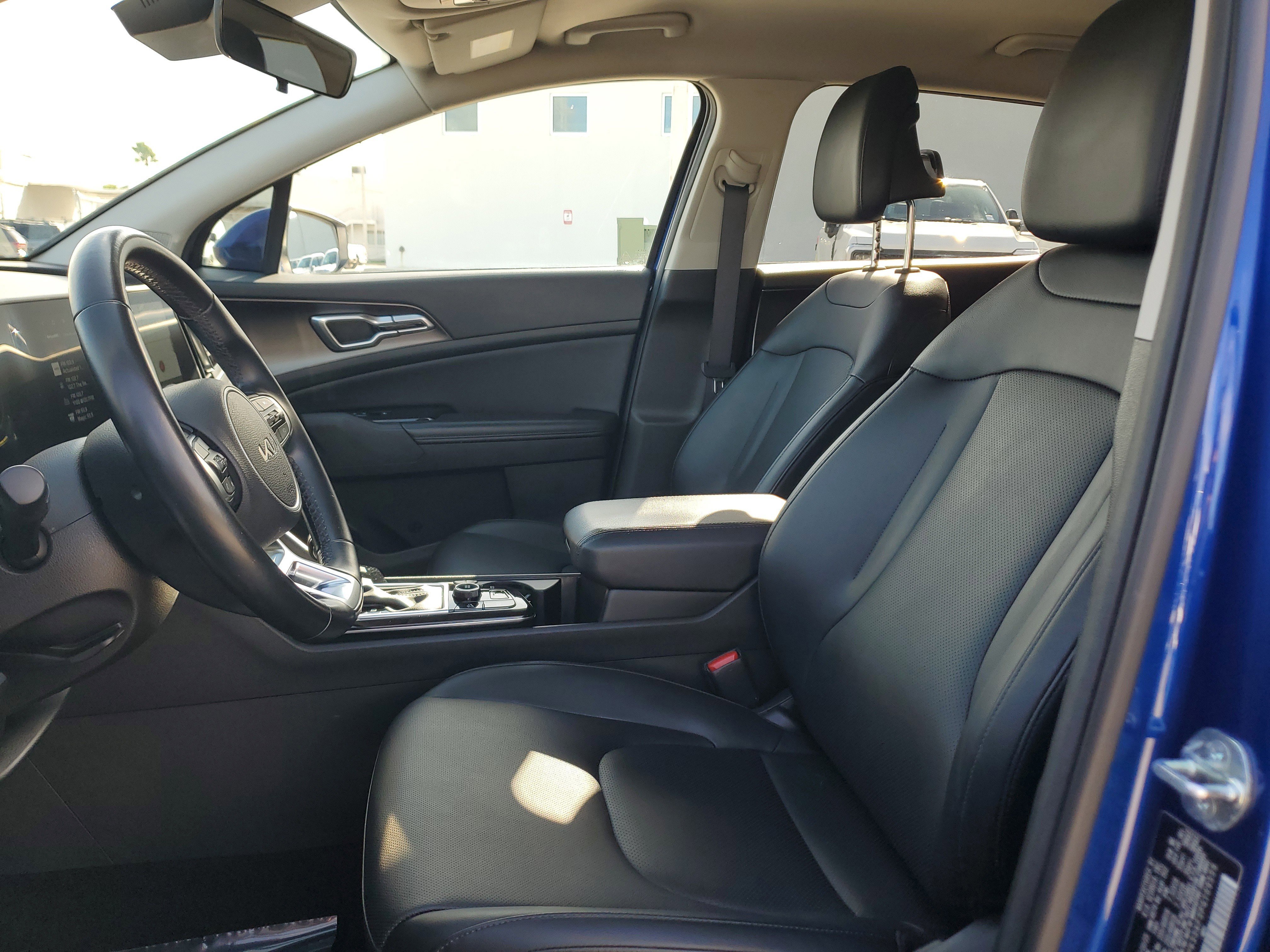 Used 2023 Kia Sportage EX image 11