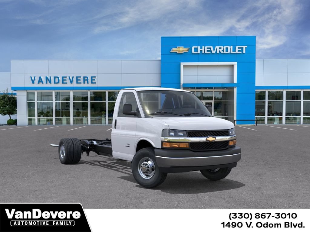 New 2026 Chevrolet Express 3500 w/ Power Convenience Package