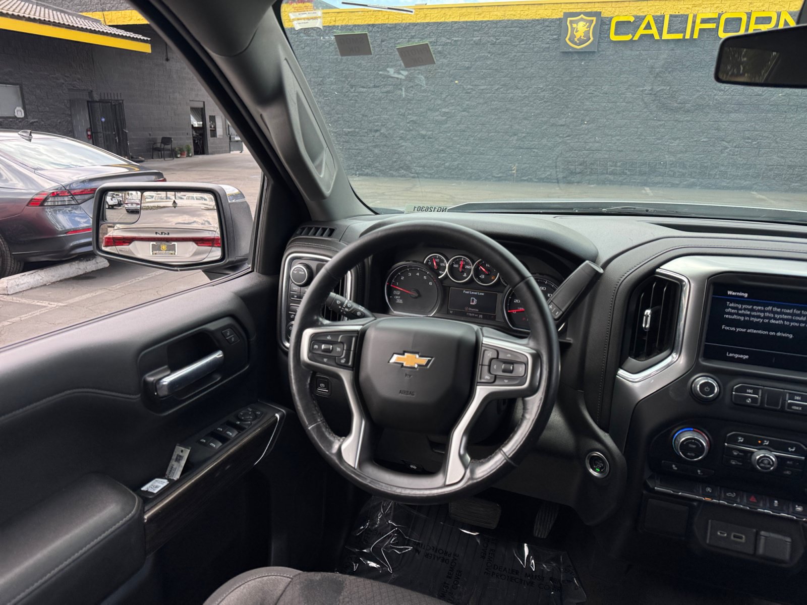 Used 2022 Chevrolet Silverado 1500 LT AWD/4WD image 21