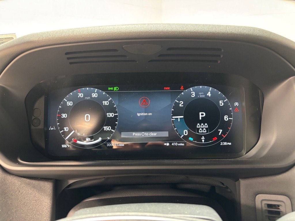 Used 2025 Land Rover Discovery S image 16