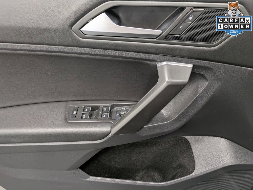 Used 2021 Volkswagen Tiguan SE w/ Panoramic Sunroof Package AWD/4WD image 10