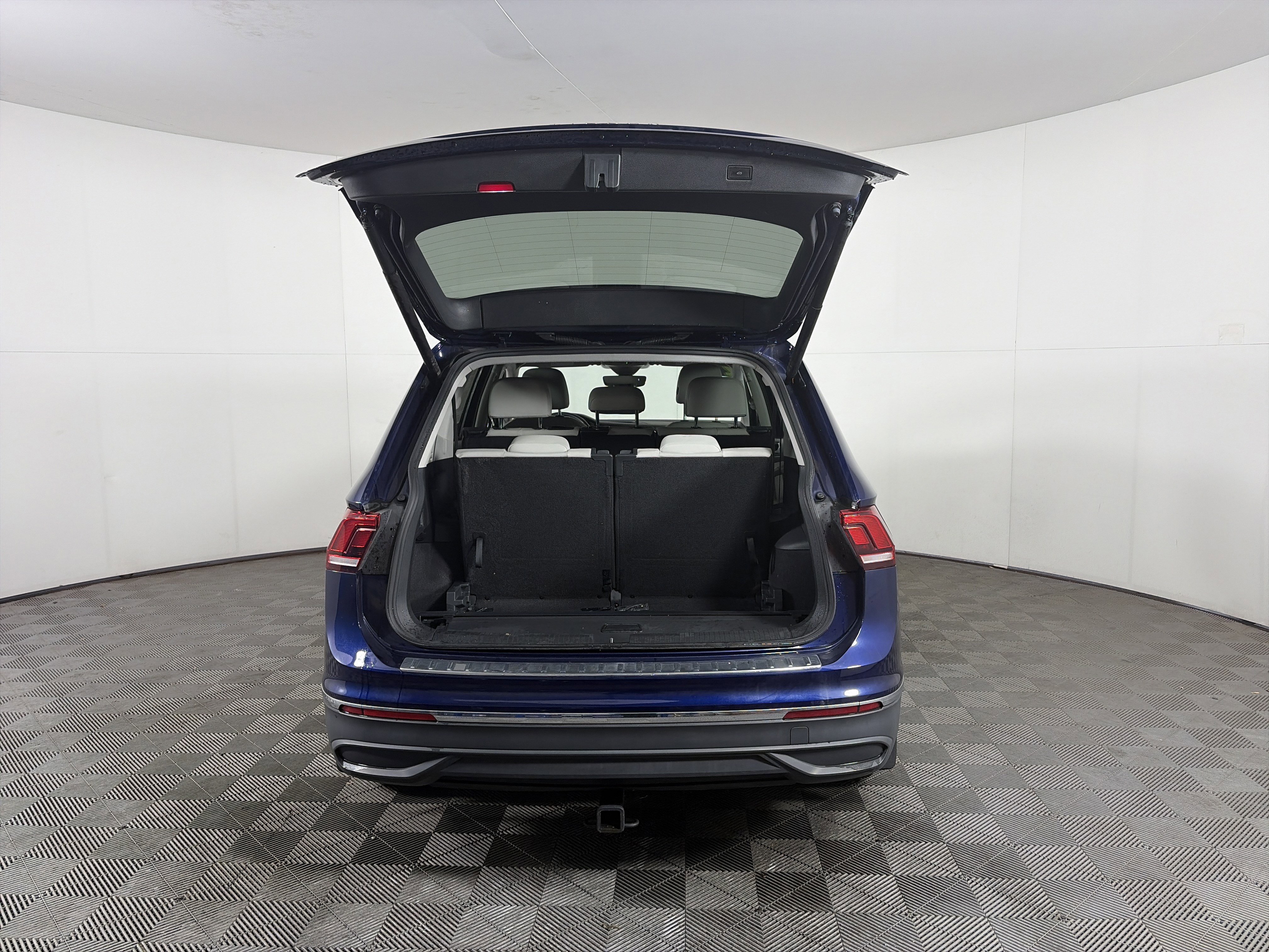 Used 2022 Volkswagen Tiguan SE image 18