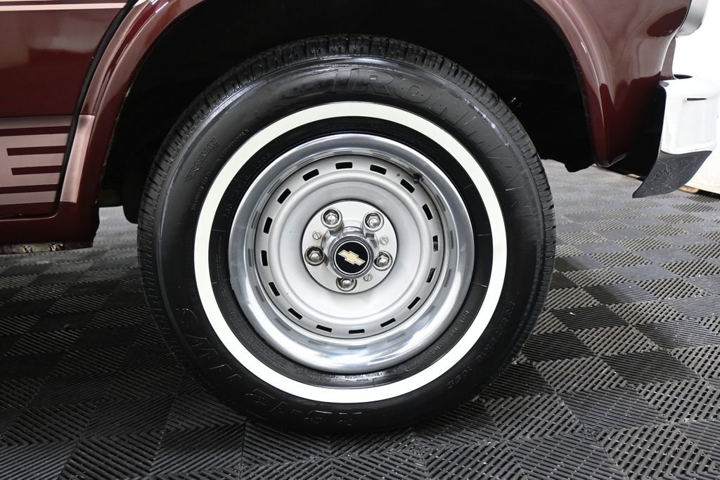 Used 1990 Chevrolet G20 RWD image 33