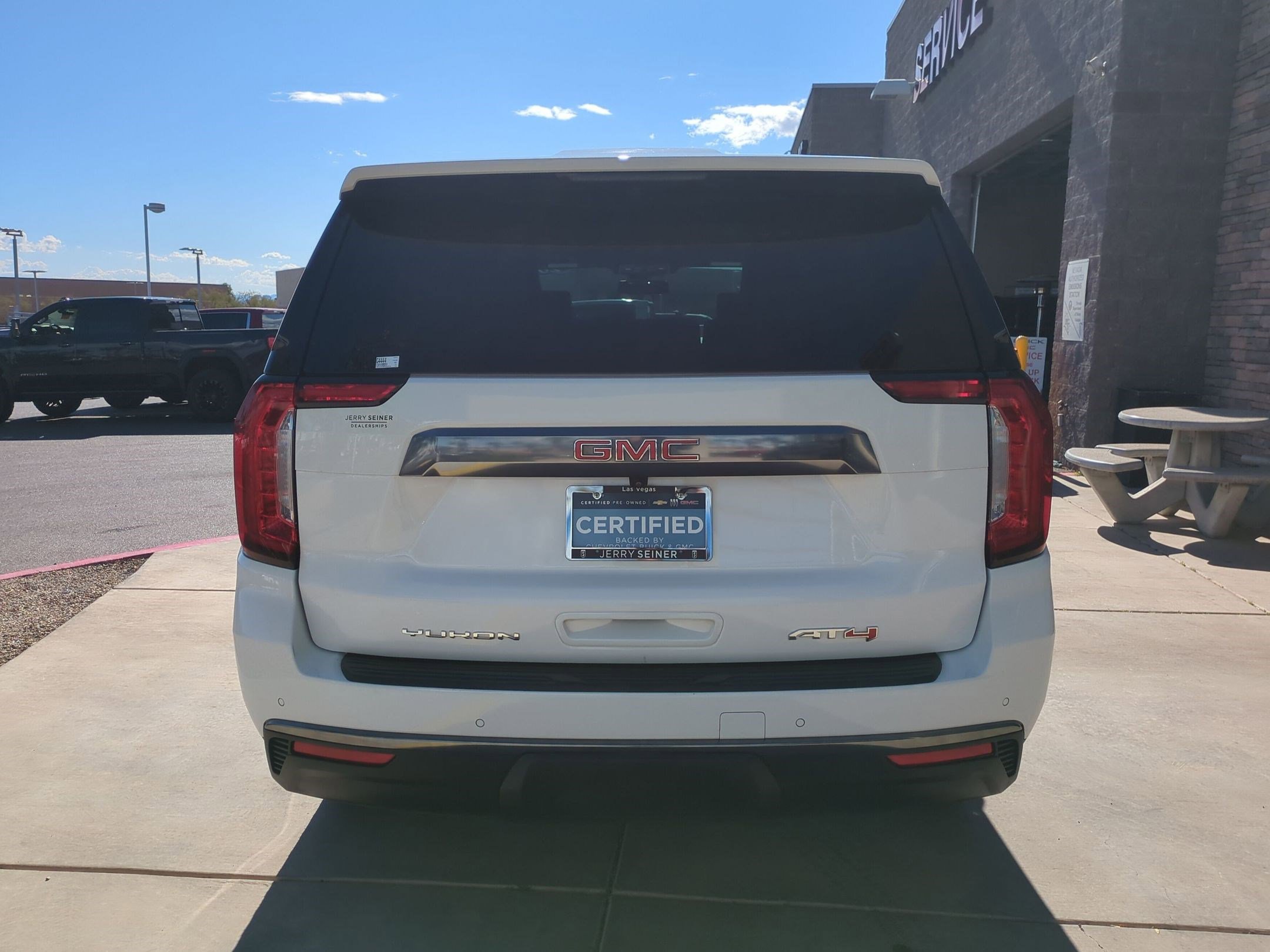 Certified 2023 GMC Yukon AT4 image 4