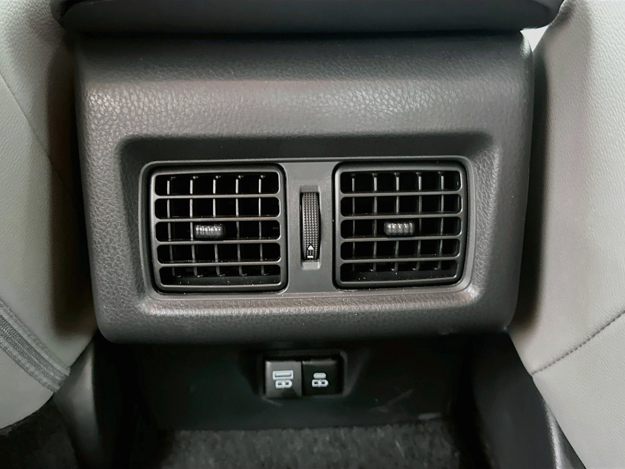 Used 2026 Toyota Camry SE w/ Convenience Package FWD image 27