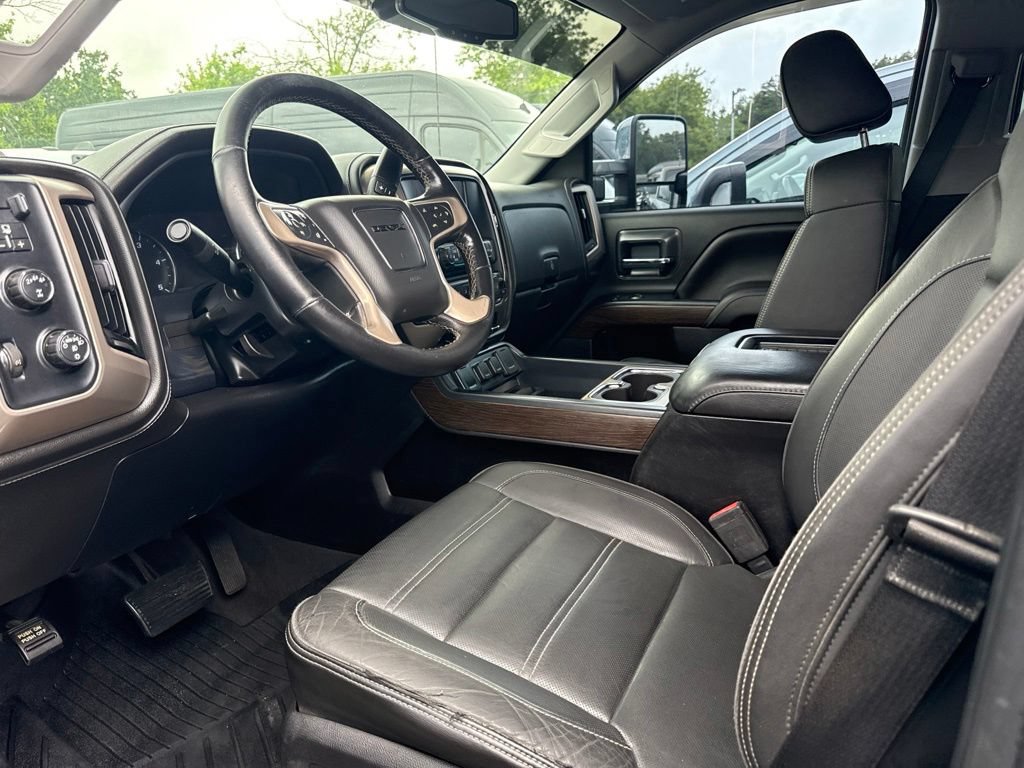 Used 2019 GMC Sierra 3500 Denali w/ Duramax Plus Package AWD/4WD image 3