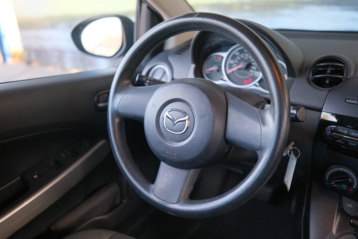 Used 2014 MAZDA MAZDA2 Sport FWD image 32