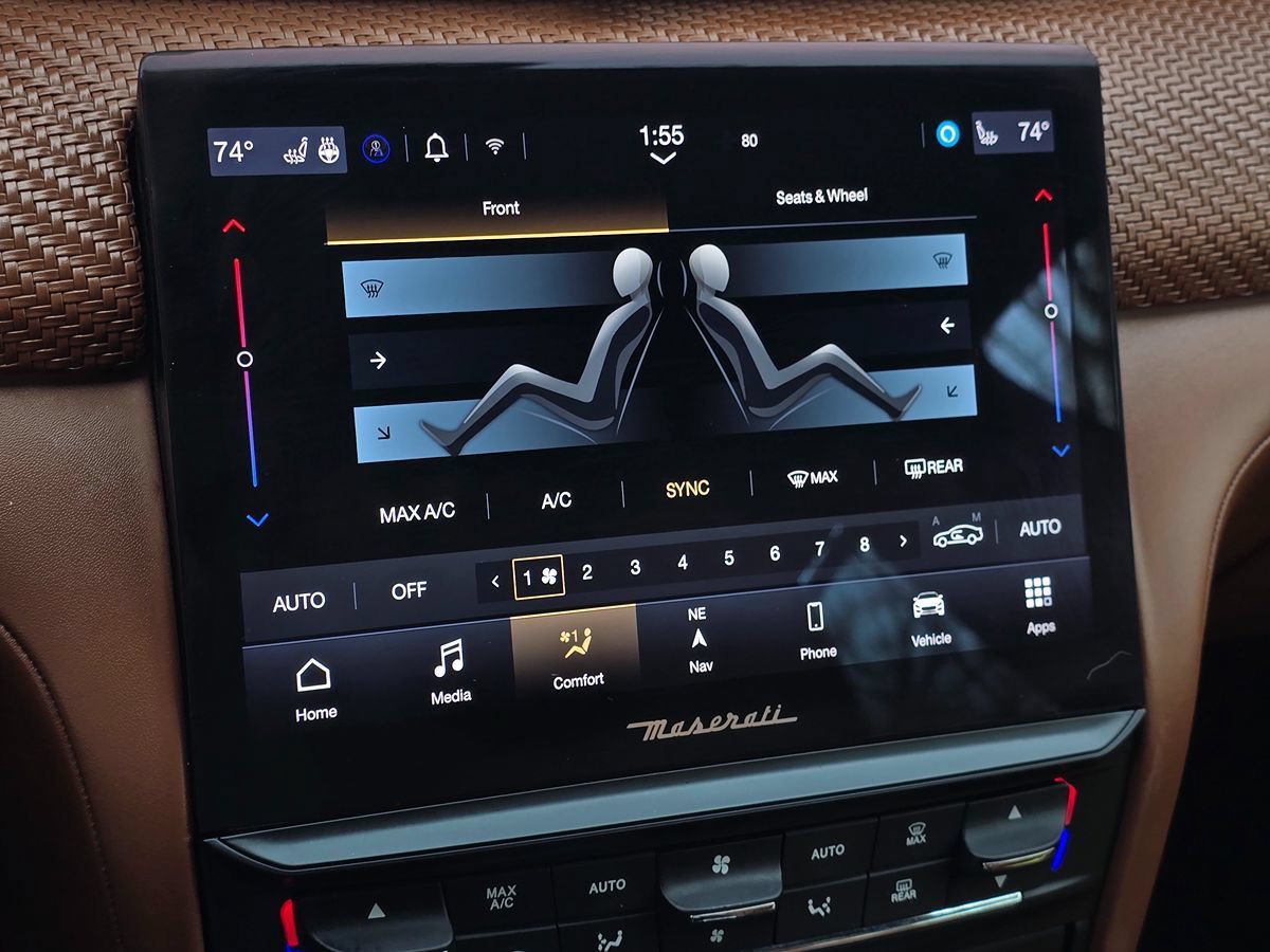 Used 2022 Maserati Quattroporte Modena RWD image 34
