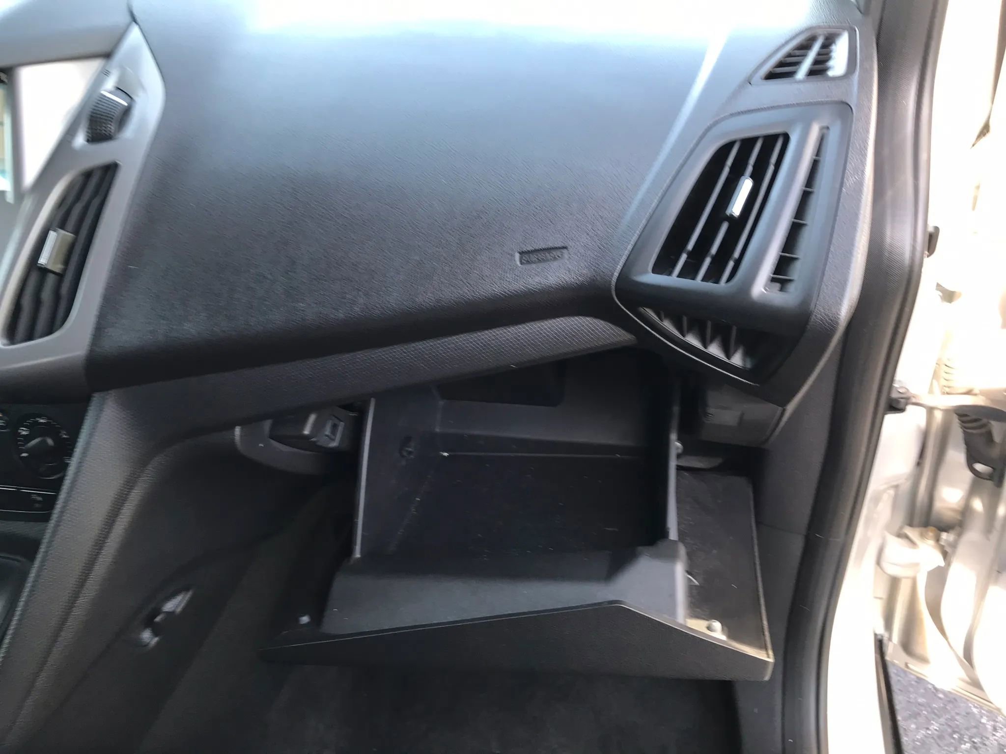 Used 2018 Ford Transit Connect XLT image 47