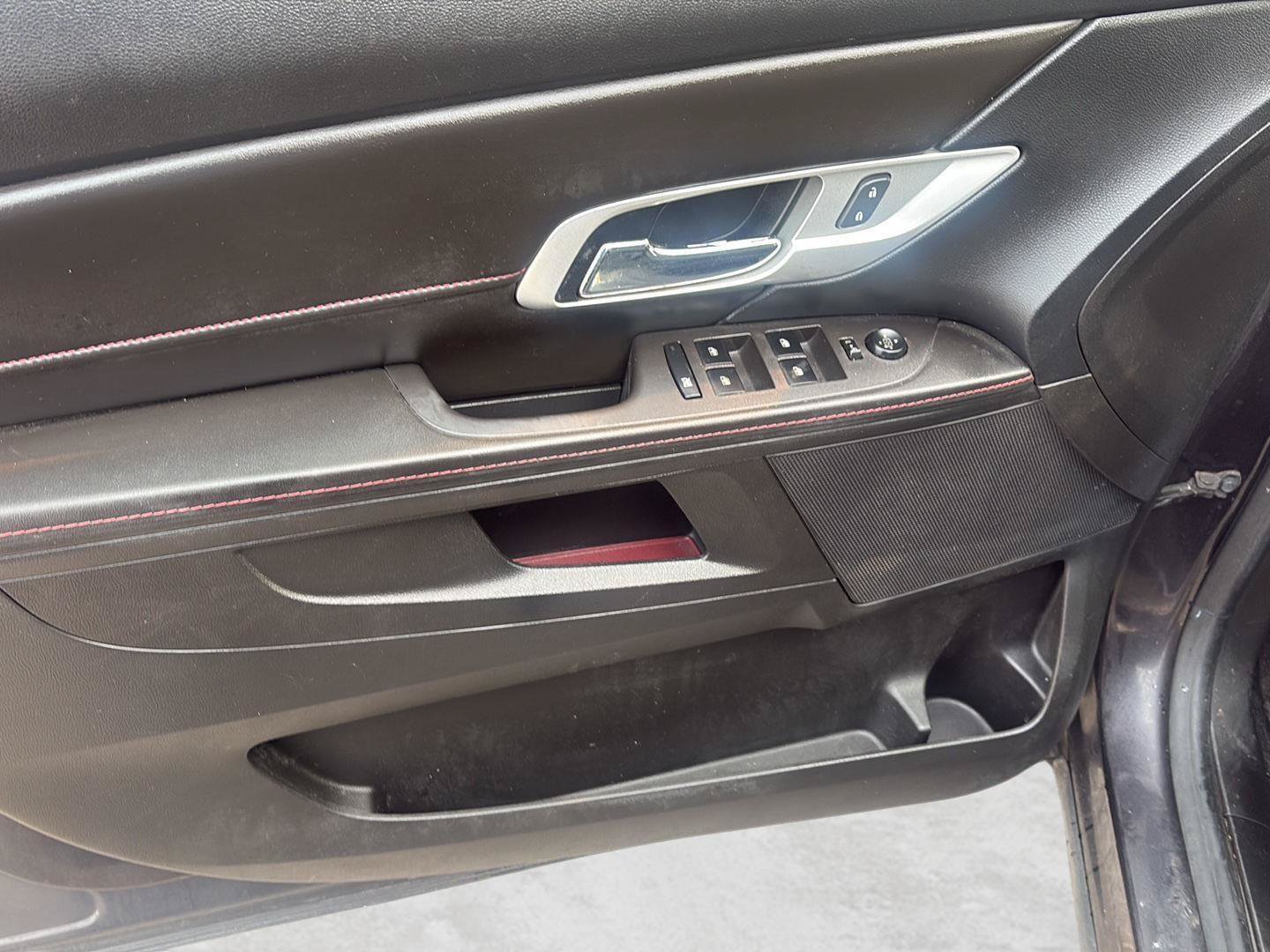 Used 2015 GMC Terrain SLE FWD image 10