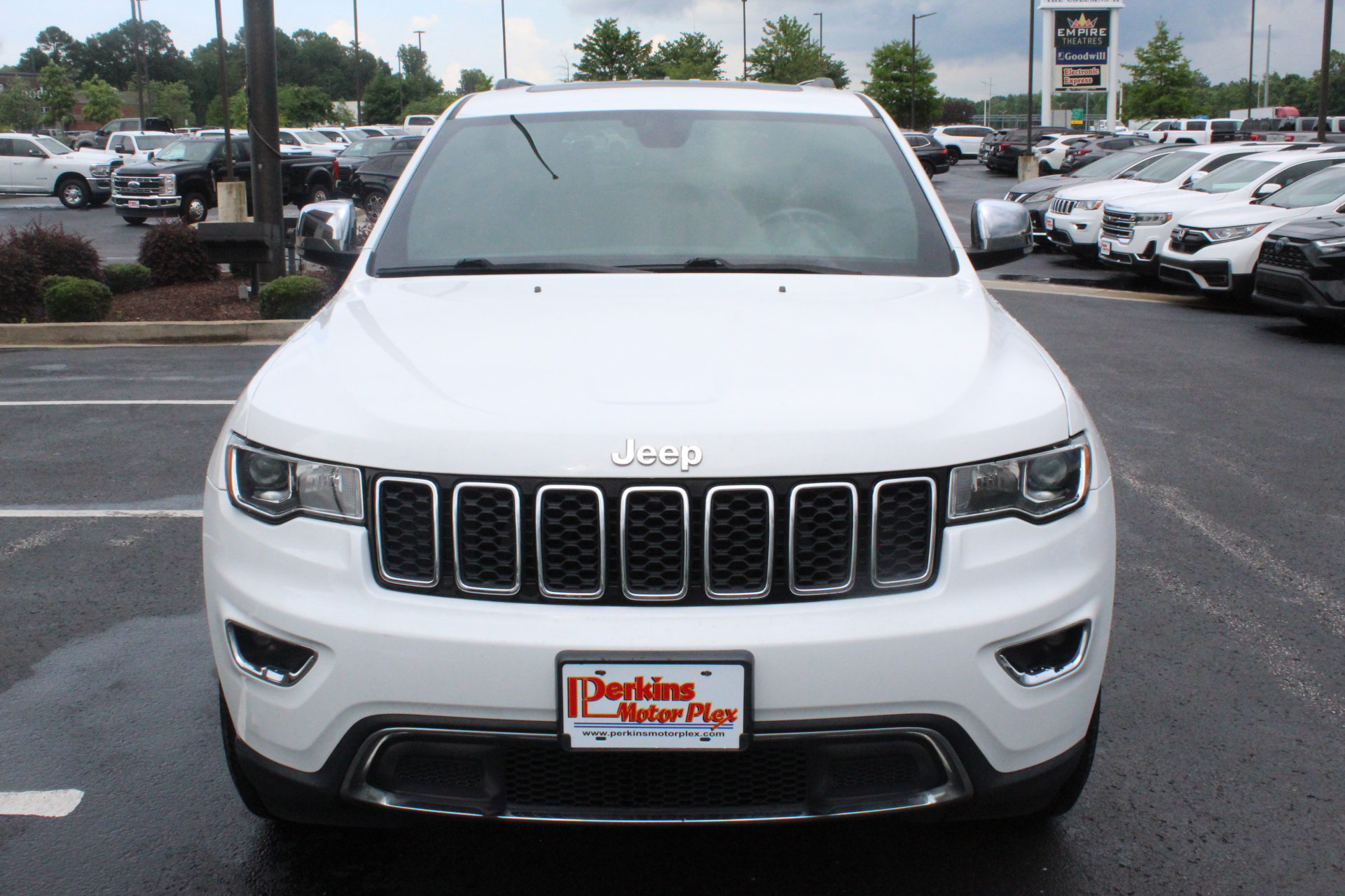 Used 2019 Jeep Grand Cherokee Limited AWD/4WD image 3
