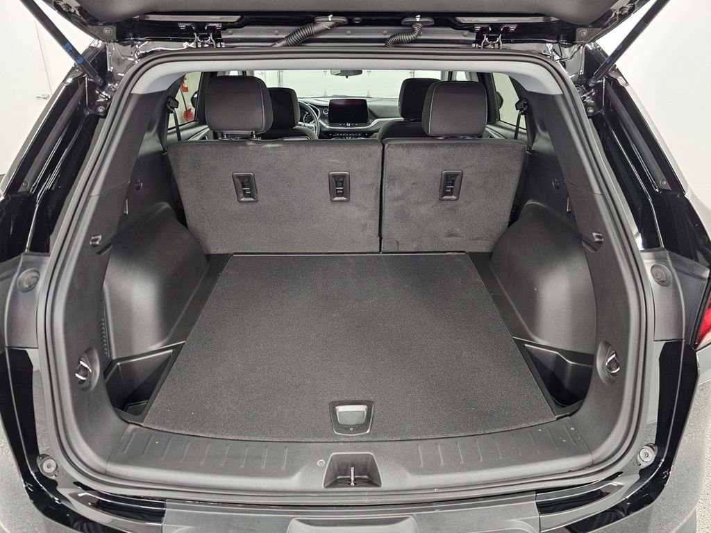 Used 2026 Chevrolet Blazer LT FWD image 25