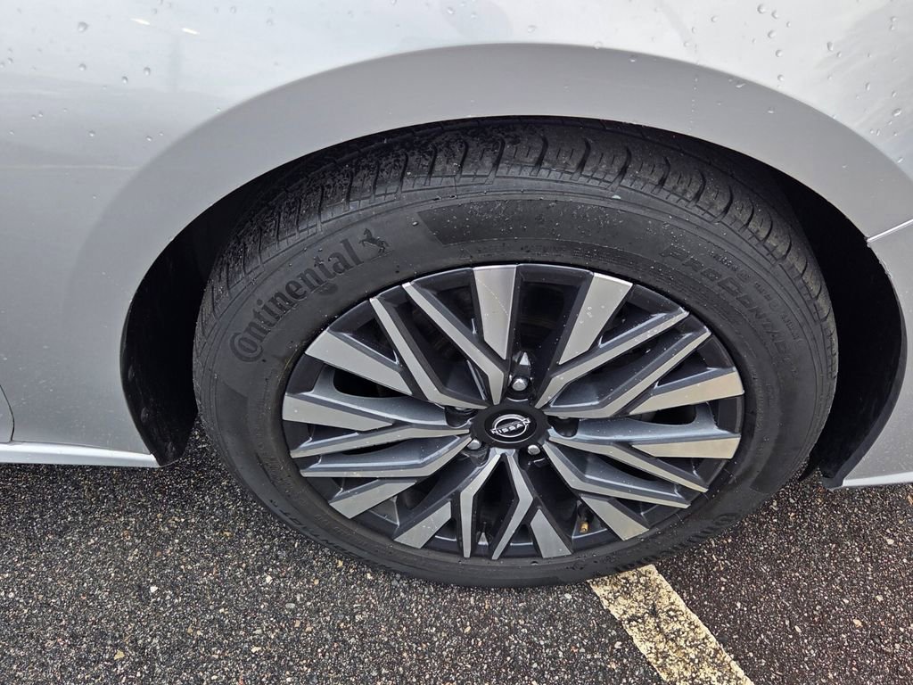 Used 2024 Nissan Altima 2.5 SV image 14