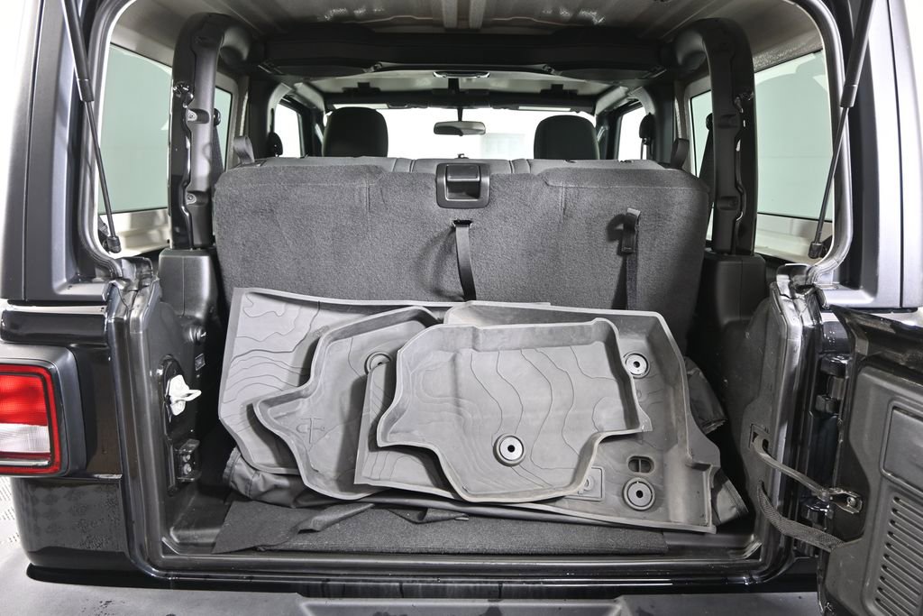 Used 2023 Jeep Wrangler Sport S image 16