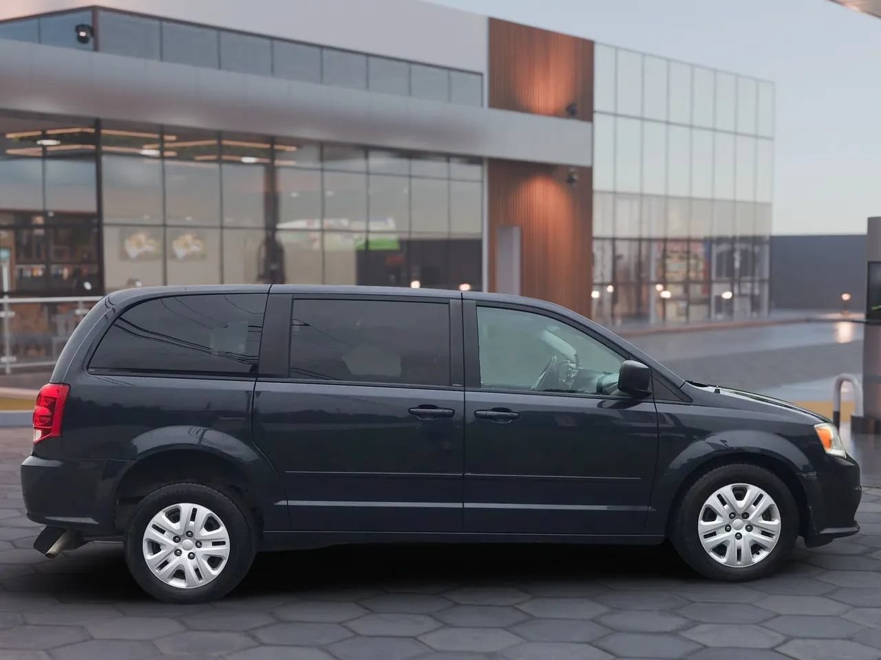 Used 2014 Dodge Grand Caravan SE w/ Quick Order Package 29E SE FWD image 13