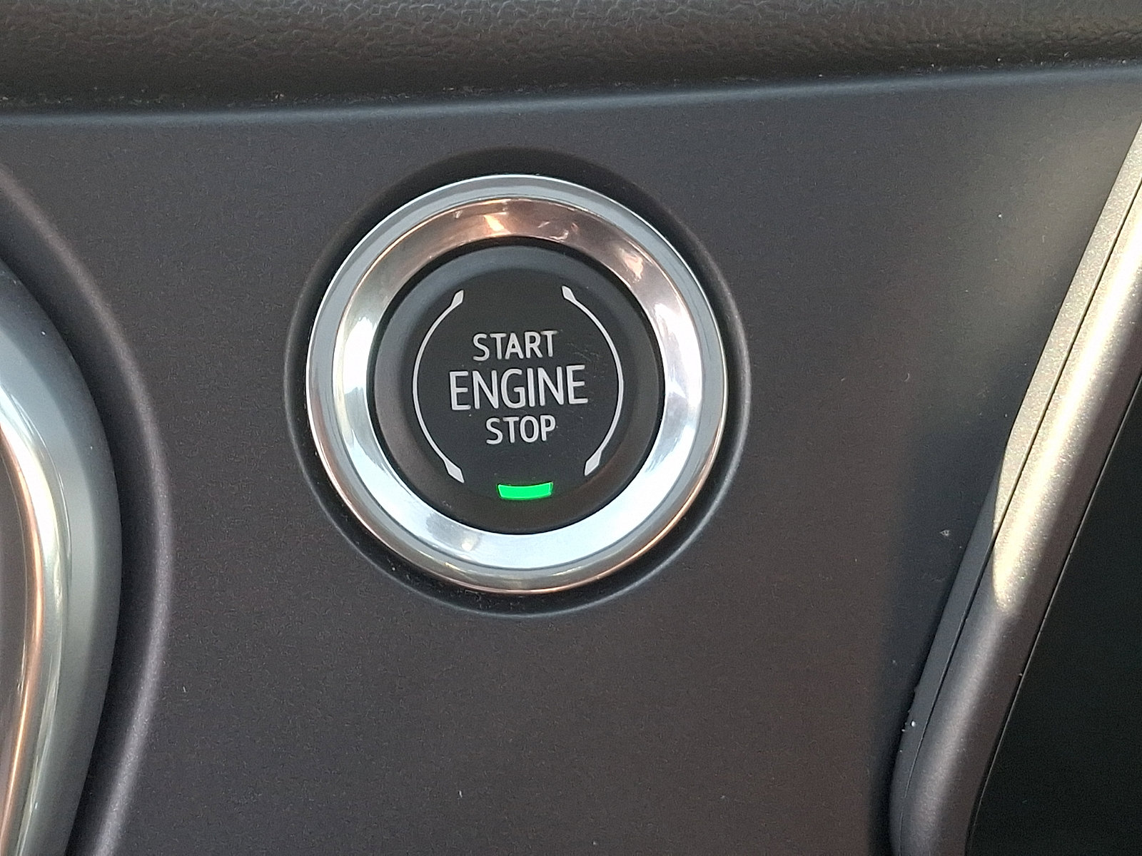 Used 2020 Chevrolet Blazer LT image 25