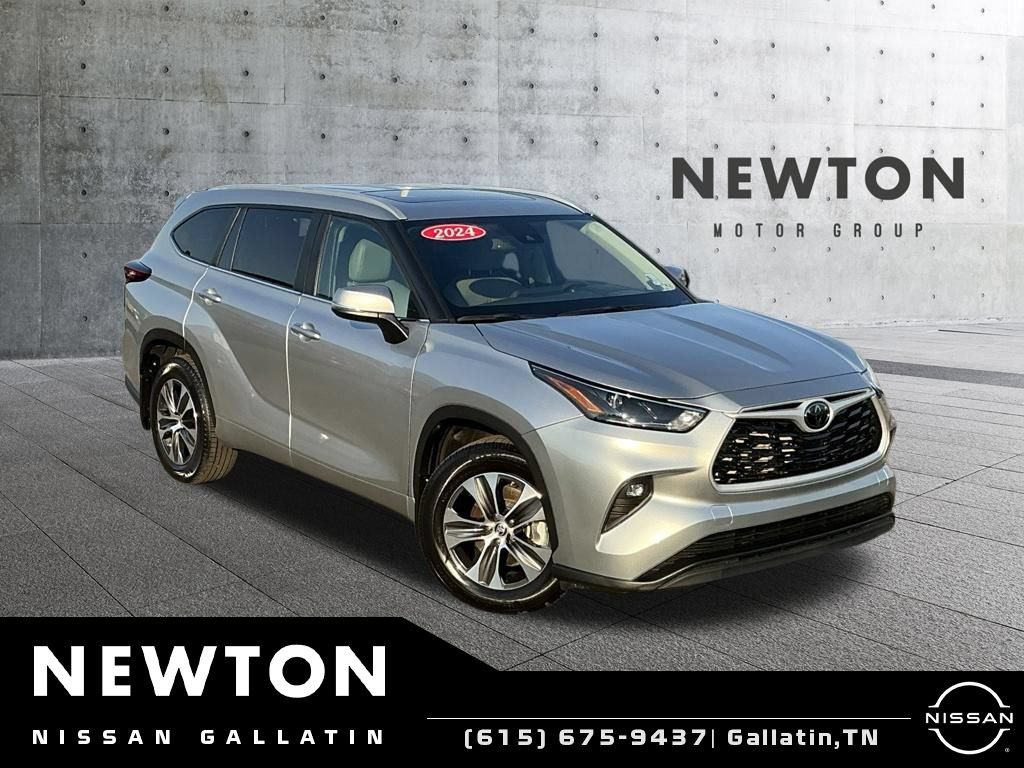 Used 2024 Toyota Highlander XLE
