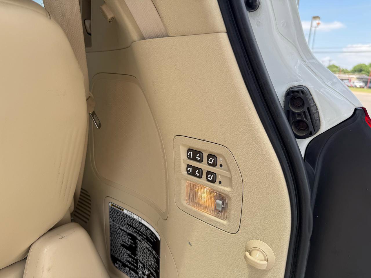Used 2015 Lexus LX 570 4WD image 10