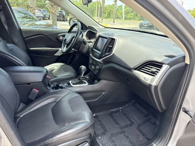 Used 2018 Jeep Cherokee Latitude Plus w/ Cold Weather Group image 18