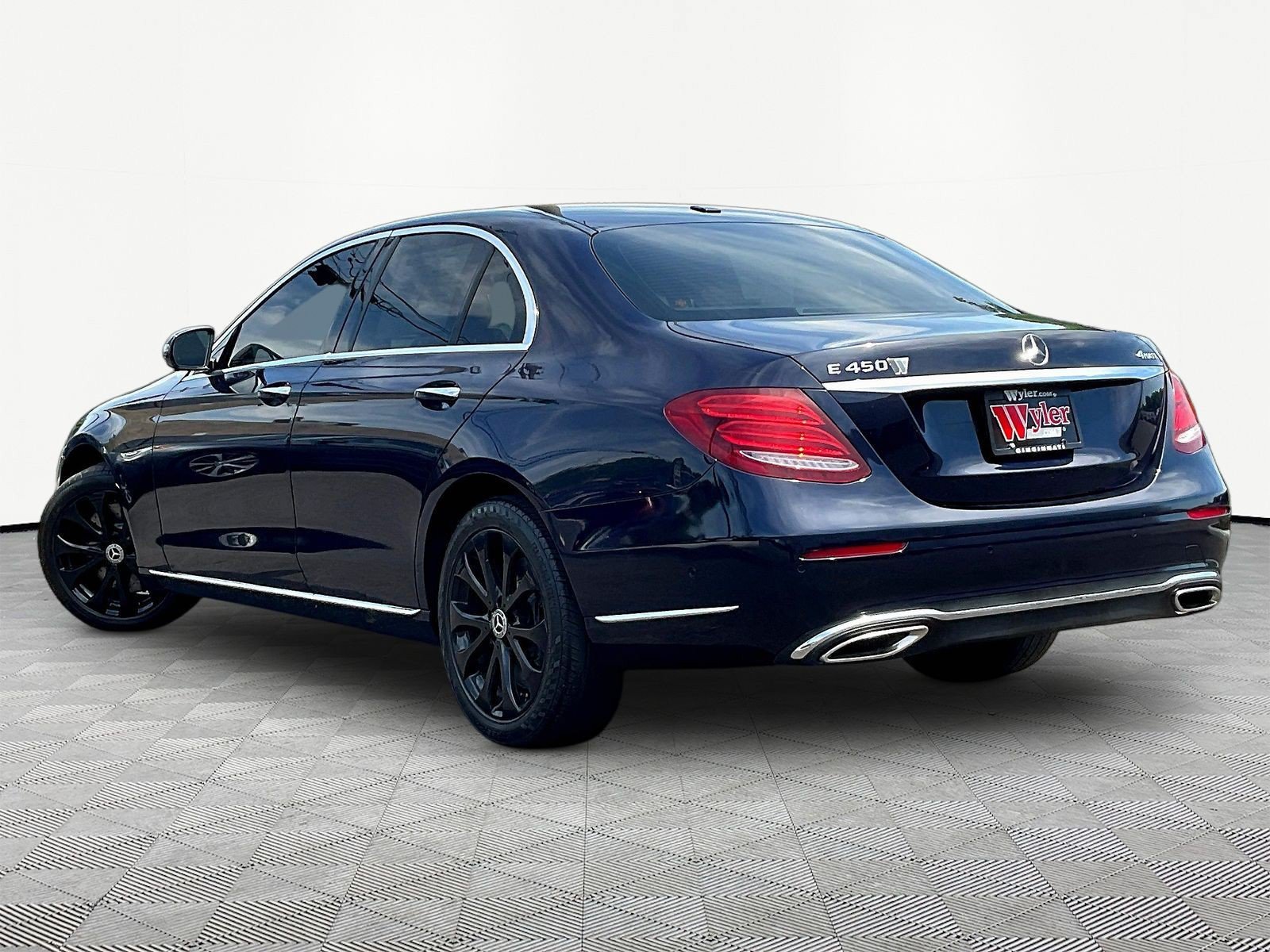 Used 2019 Mercedes-Benz E 450 4MATIC Sedan w/ Premium Package image 4