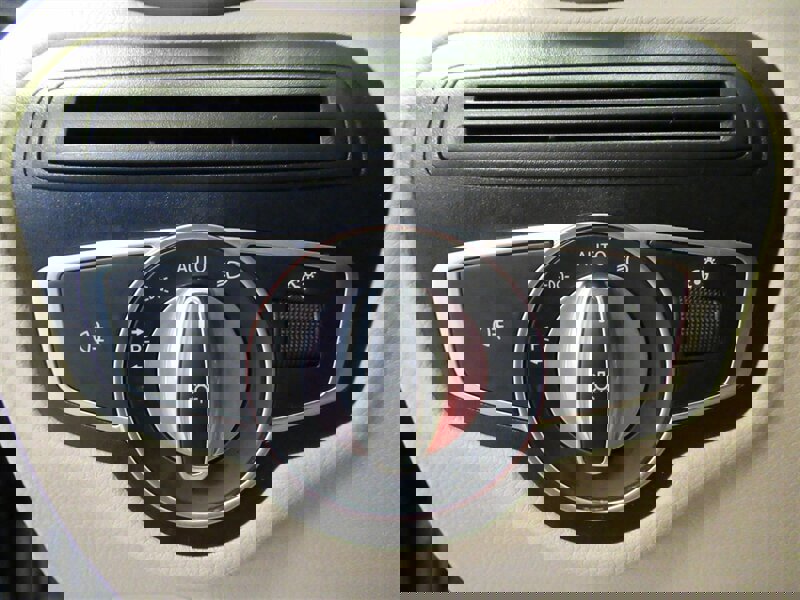 Used 2017 Mercedes-Benz GLC 300 4MATIC image 25