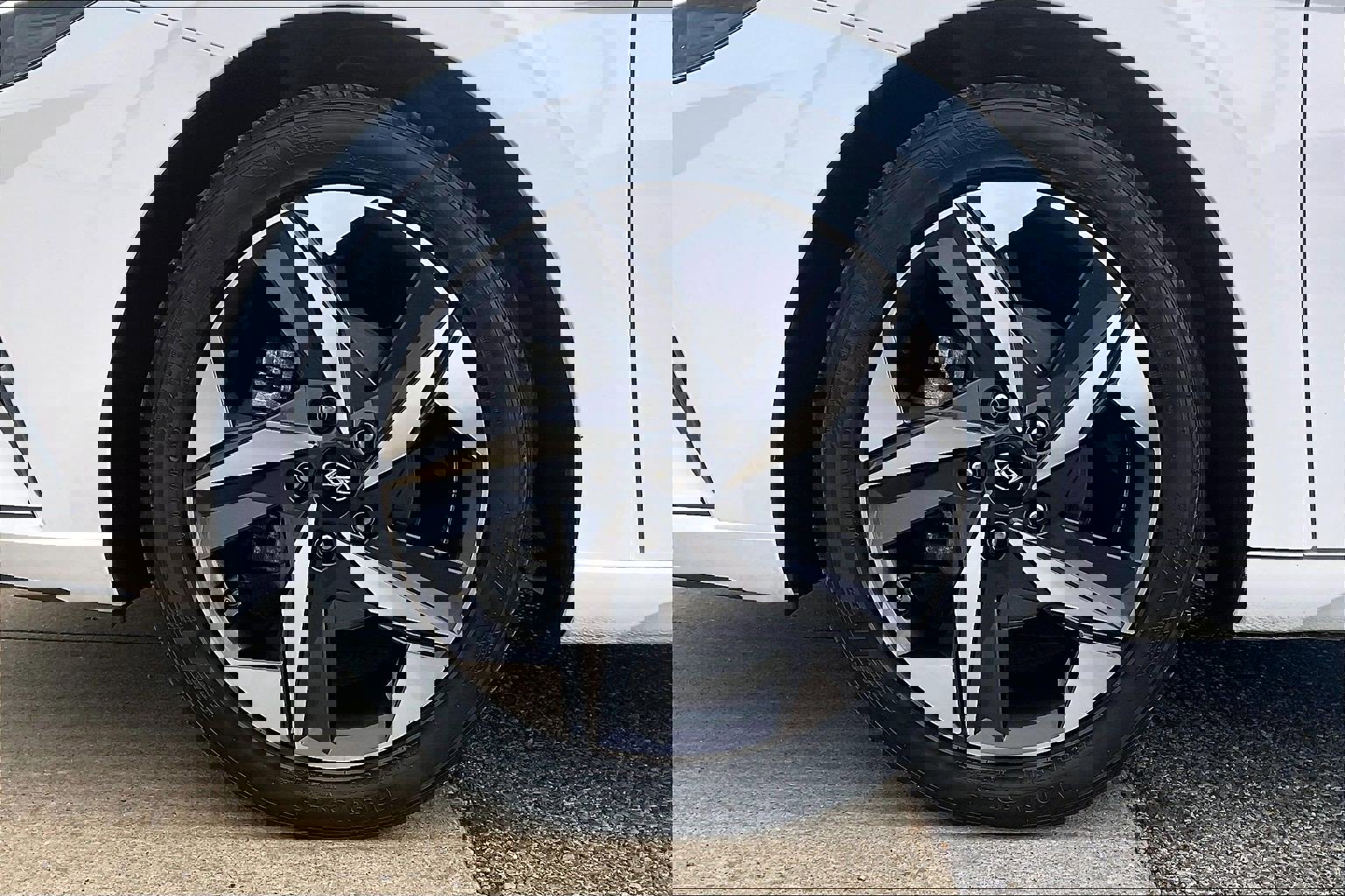 Used 2023 Hyundai Elantra SEL w/ Convenience Package image 11