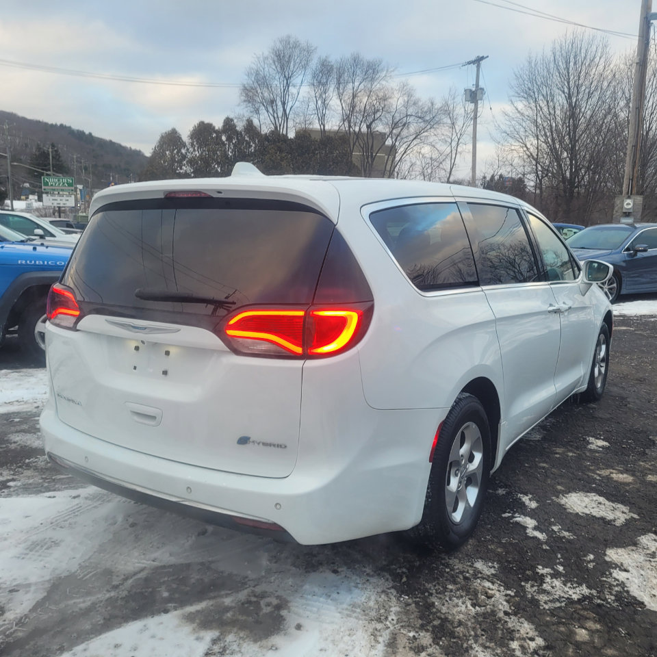 Used 2018 Chrysler Pacifica Touring Plus image 8